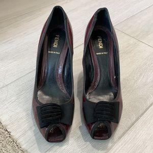 FENDI maroon peep toe leather pumps 37